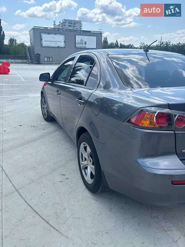 Седан Mitsubishi Lancer 2011 в Києві