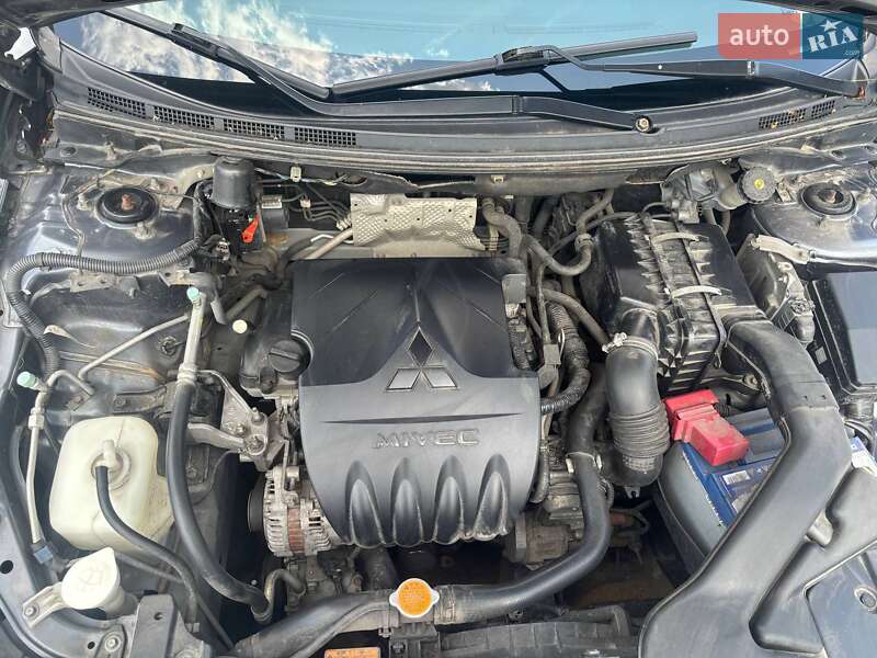 Седан Mitsubishi Lancer 2011 в Києві
