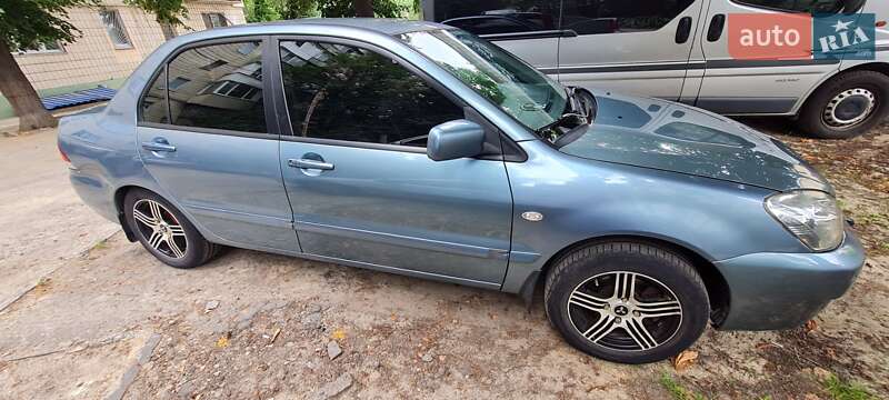 Седан Mitsubishi Lancer 2008 в Киеве