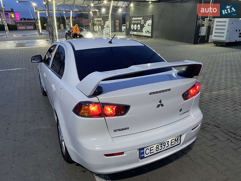 Седан Mitsubishi Lancer 2010 в Чернівцях