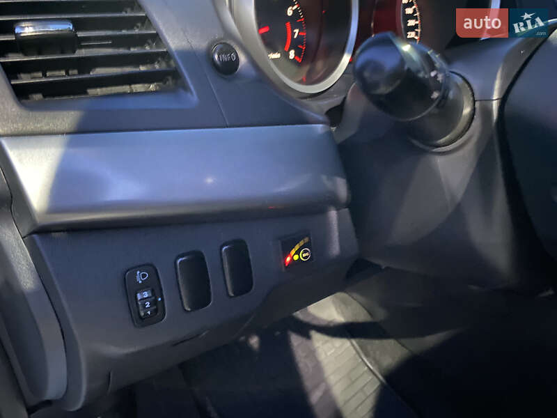 Седан Mitsubishi Lancer 2010 в Чернівцях