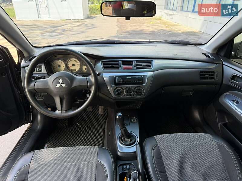 Седан Mitsubishi Lancer 2005 в Харькове