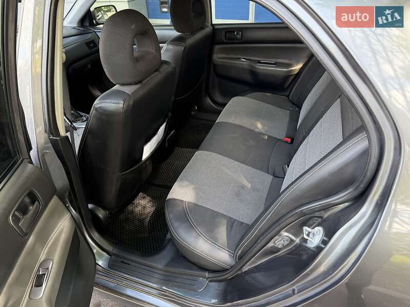 Седан Mitsubishi Lancer 2005 в Харькове
