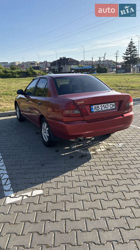 Седан Mitsubishi Lancer 1996 в Виннице