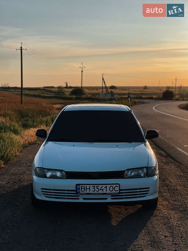 Седан Mitsubishi Lancer 1993 в 