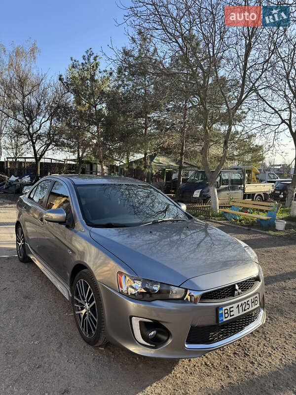 Седан Mitsubishi Lancer 2017 в Николаеве