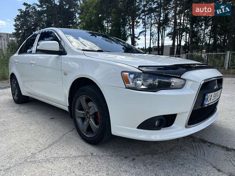 Седан Mitsubishi Lancer 2012 в Нетешине