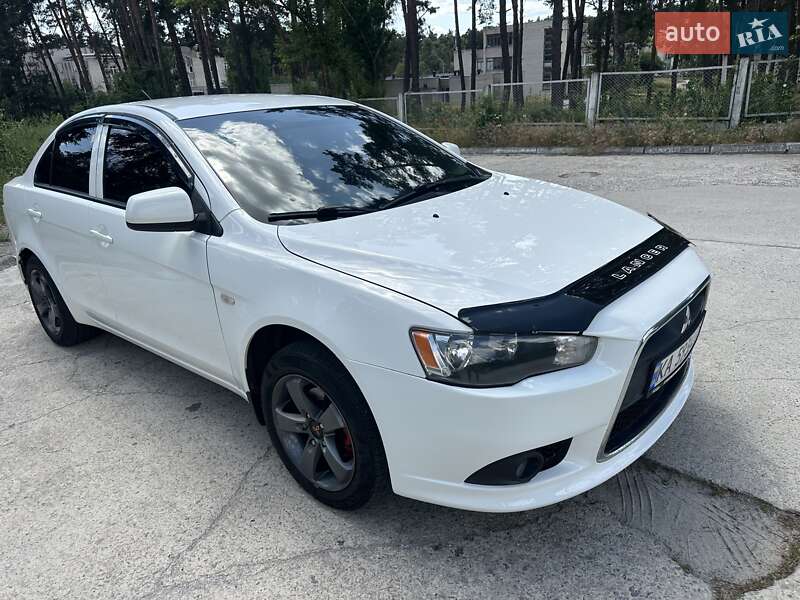 Седан Mitsubishi Lancer 2012 в Нетешине