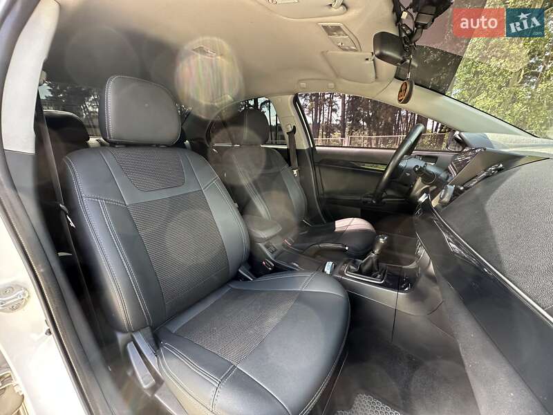 Седан Mitsubishi Lancer 2012 в Нетешине