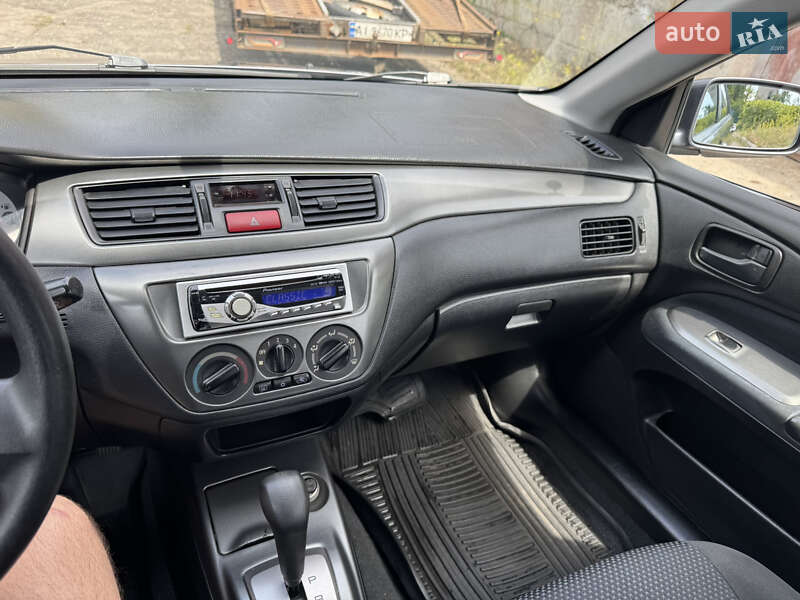 Седан Mitsubishi Lancer 2007 в Киеве