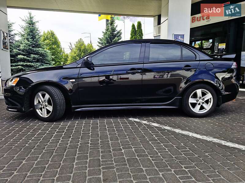 Седан Mitsubishi Lancer 2008 в Киеве