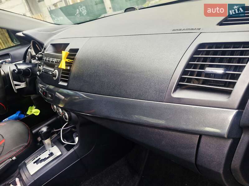 Седан Mitsubishi Lancer 2008 в Киеве