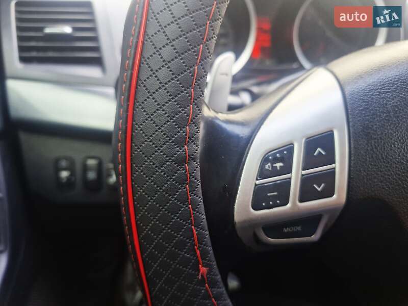 Седан Mitsubishi Lancer 2008 в Киеве