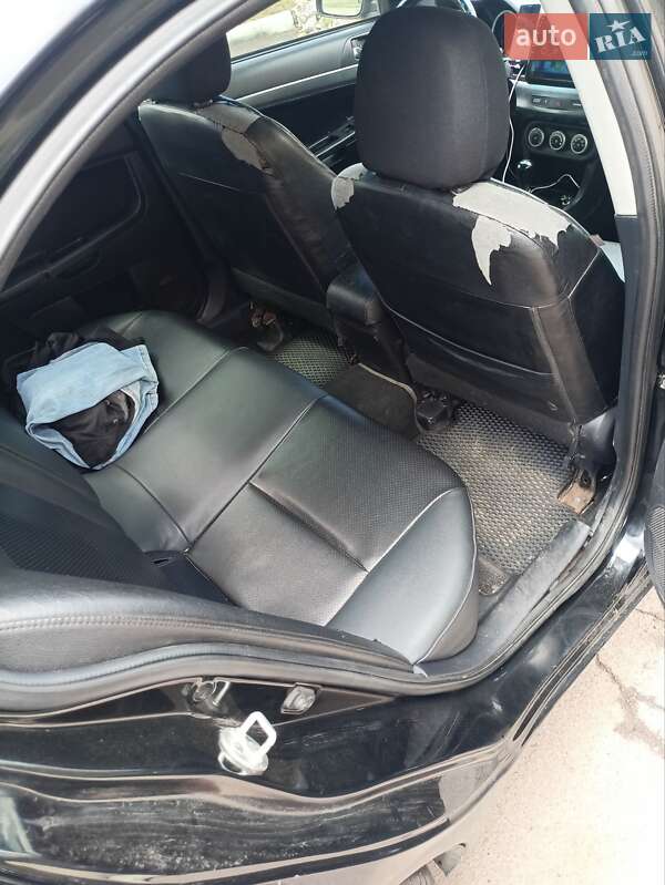 Седан Mitsubishi Lancer 2007 в Киеве