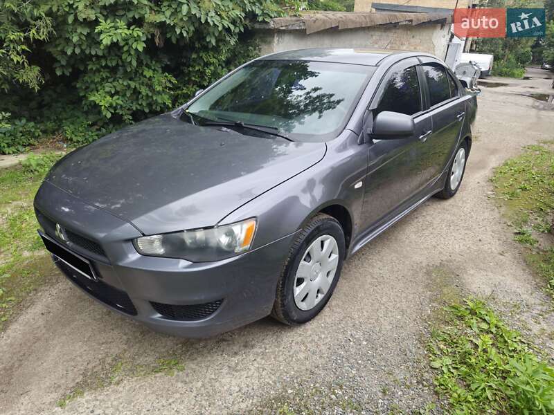 Седан Mitsubishi Lancer 2008 в Киеве