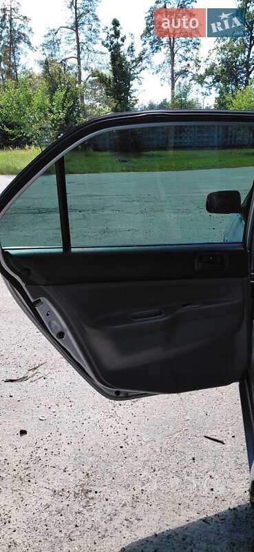 Седан Mitsubishi Lancer 2004 в Києві