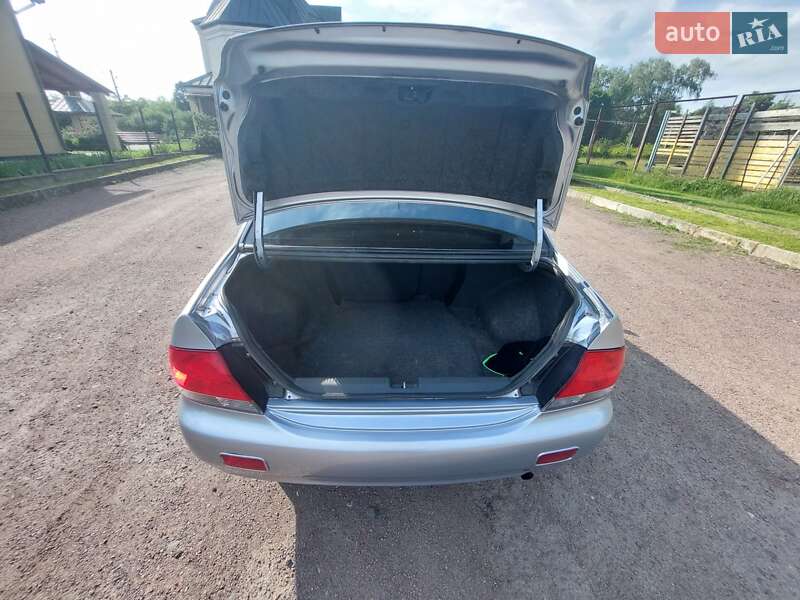 Седан Mitsubishi Lancer 2008 в Луцке