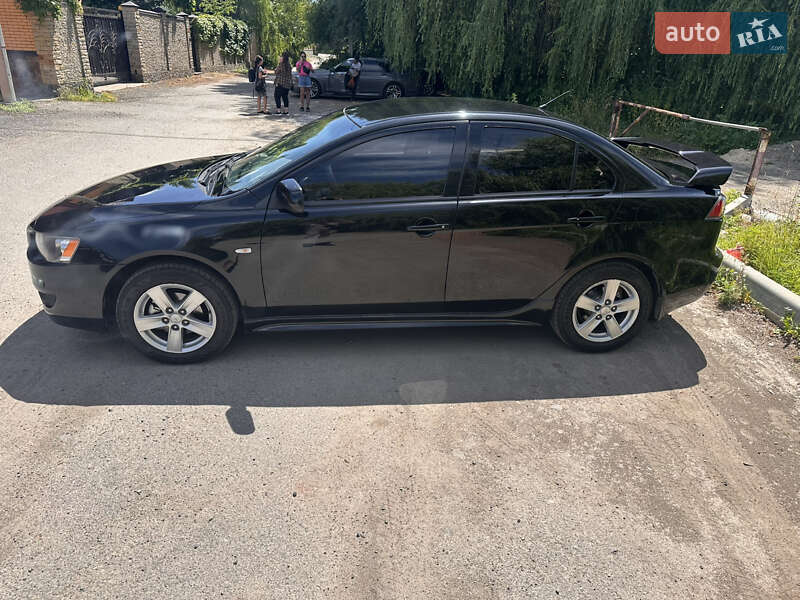 Седан Mitsubishi Lancer 2009 в Виннице