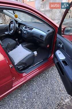 Седан Mitsubishi Lancer 2004 в 