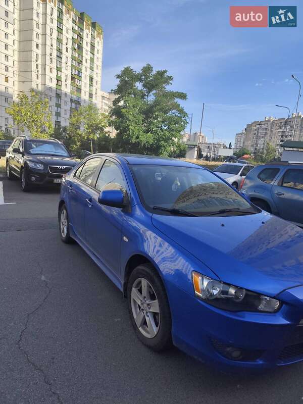 Хэтчбек Mitsubishi Lancer 2009 в Киеве
