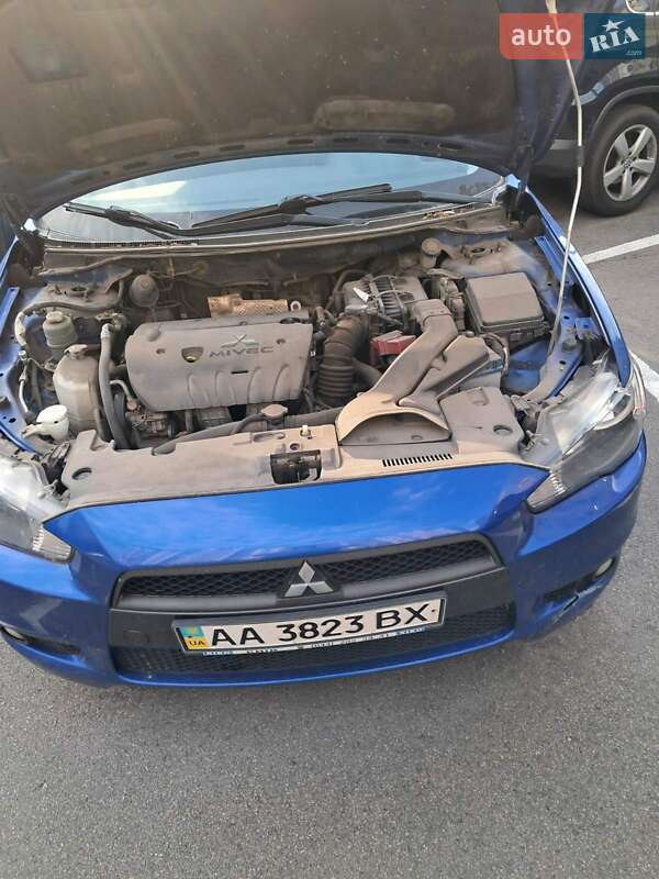 Хэтчбек Mitsubishi Lancer 2009 в Киеве