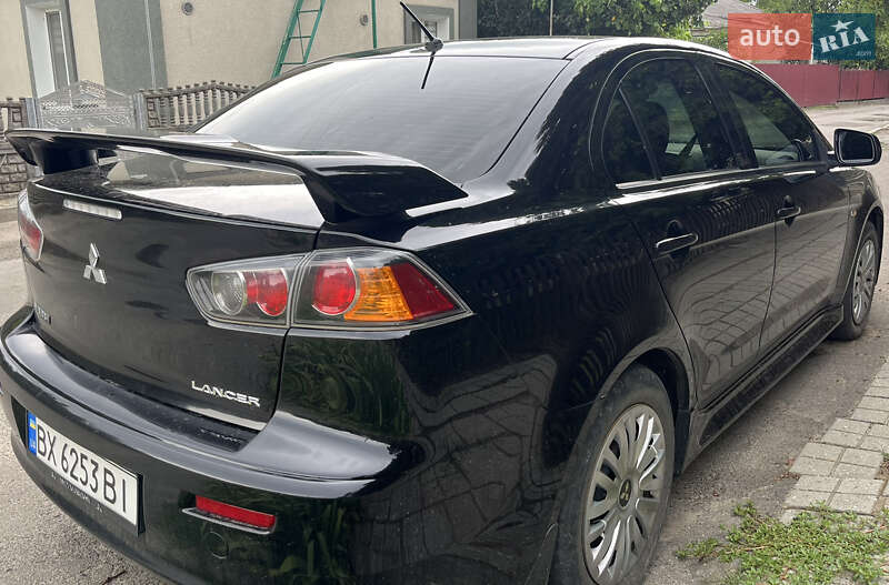 Седан Mitsubishi Lancer 2012 в Ярмолинцях