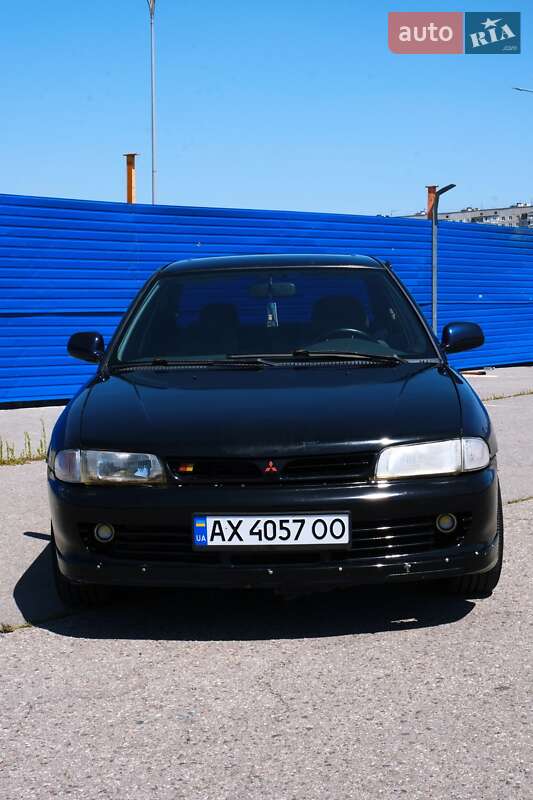 Седан Mitsubishi Lancer 1995 в 