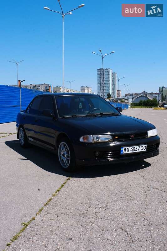 Седан Mitsubishi Lancer 1995 в Харькове
