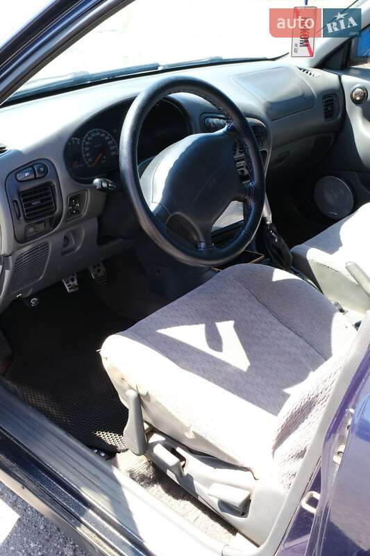 Седан Mitsubishi Lancer 1995 в Харькове