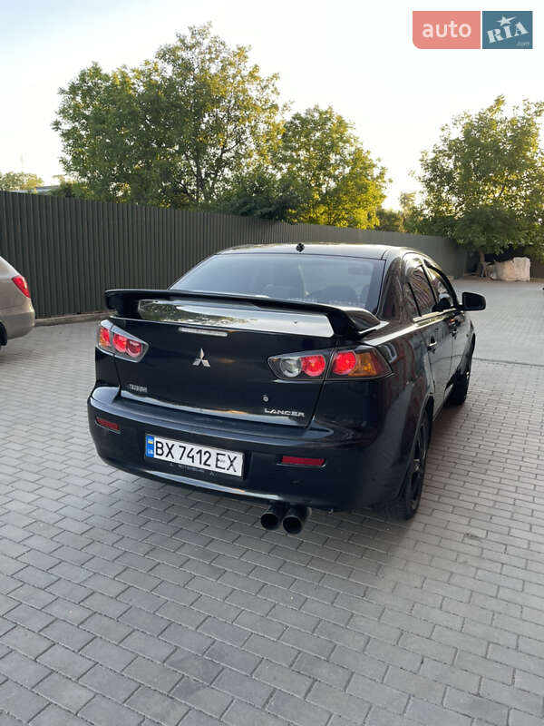 Седан Mitsubishi Lancer 2010 в Полонном