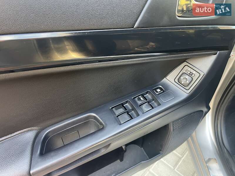 Седан Mitsubishi Lancer 2012 в Кобеляках