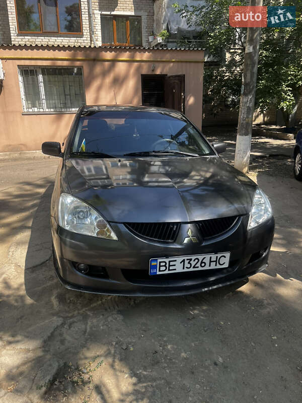 Седан Mitsubishi Lancer 2004 в Миколаєві