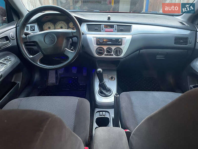 Седан Mitsubishi Lancer 2005 в Драчинцах
