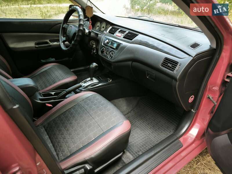 Седан Mitsubishi Lancer 2004 в Днепре