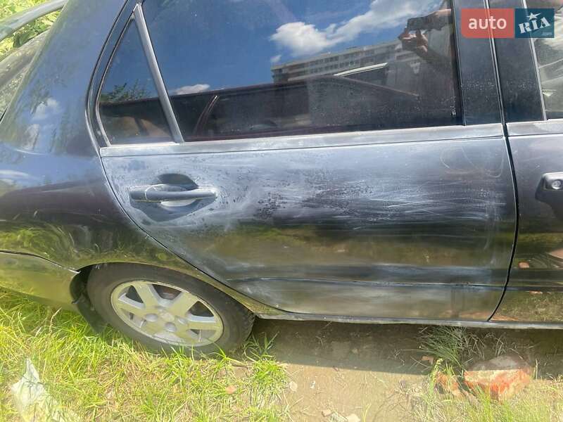 Седан Mitsubishi Lancer 2003 в Львове