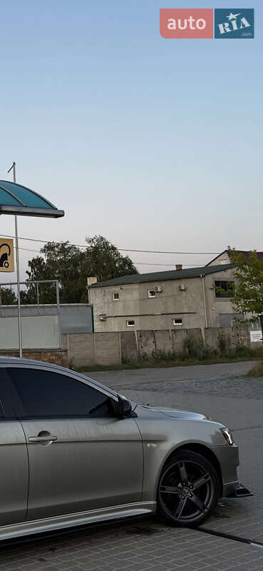 Седан Mitsubishi Lancer 2008 в Березному