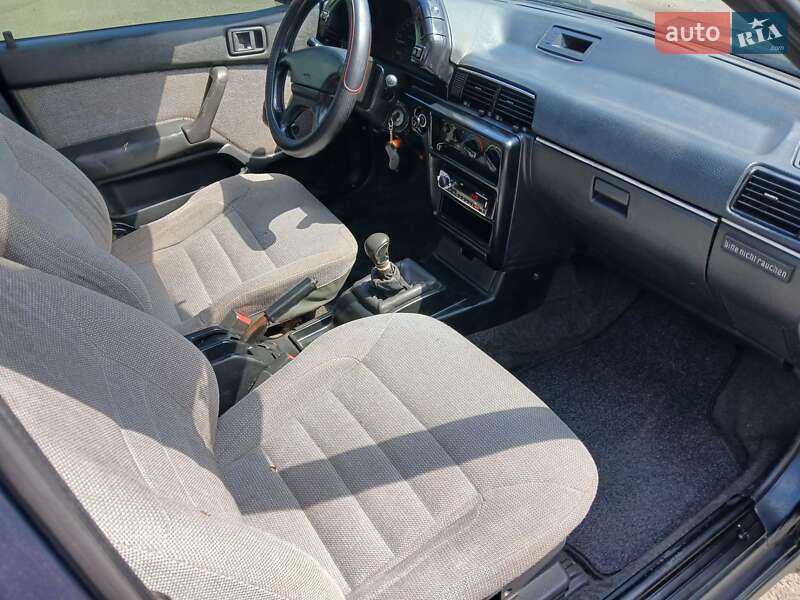 Седан Mitsubishi Lancer 1992 в Одессе