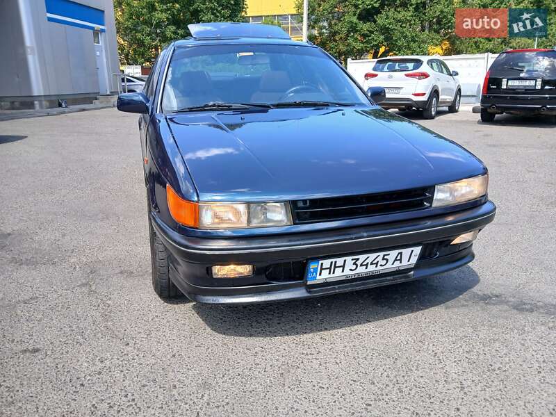Седан Mitsubishi Lancer 1992 в Одессе