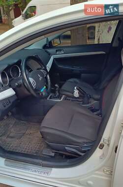 Хэтчбек Mitsubishi Lancer 2011 в 
