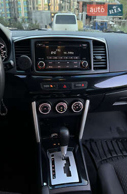 Седан Mitsubishi Lancer 2015 в 