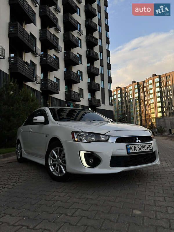 Седан Mitsubishi Lancer 2015 в Киеве