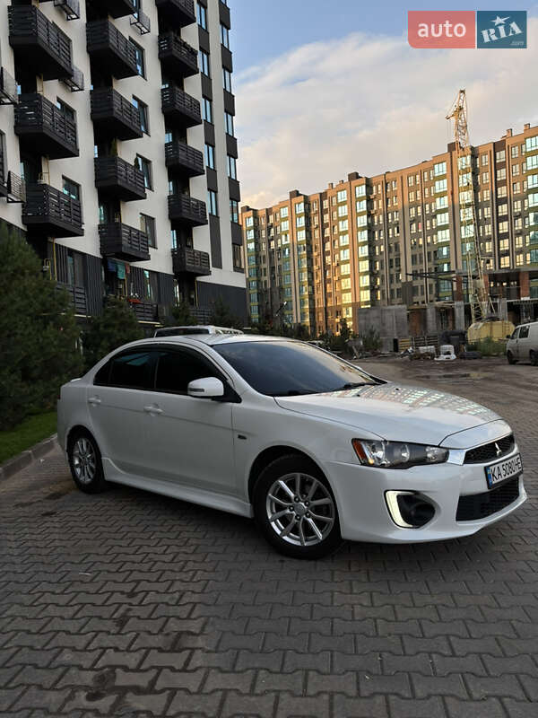 Седан Mitsubishi Lancer 2015 в Киеве