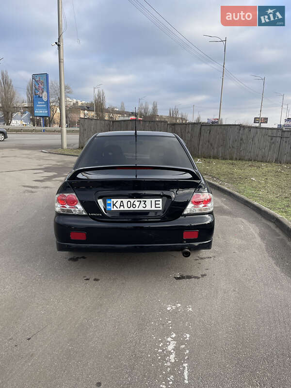 Седан Mitsubishi Lancer 2006 в Киеве