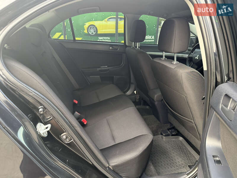 Седан Mitsubishi Lancer 2008 в Днепре