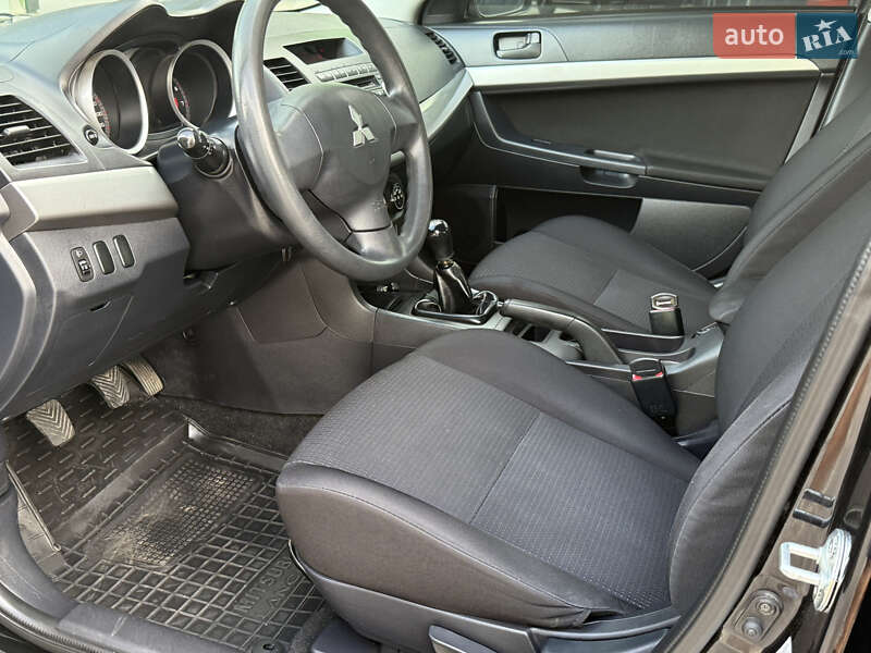 Седан Mitsubishi Lancer 2008 в Днепре
