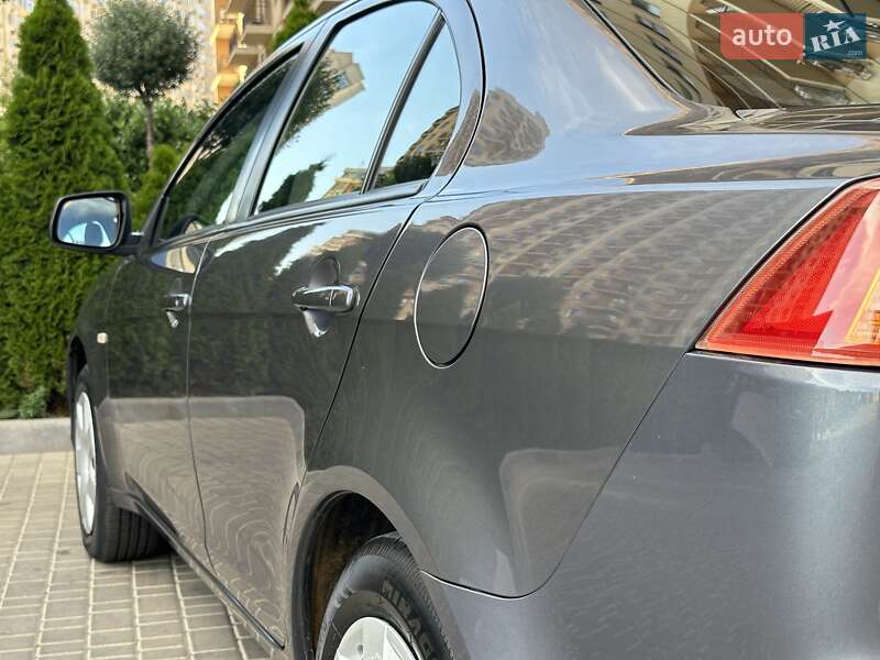 Седан Mitsubishi Lancer 2009 в Одессе