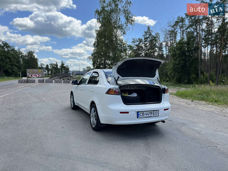 Седан Mitsubishi Lancer 2012 в Чернигове