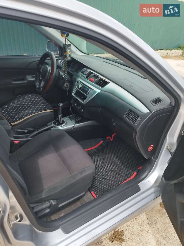 Седан Mitsubishi Lancer 2006 в Песчанке