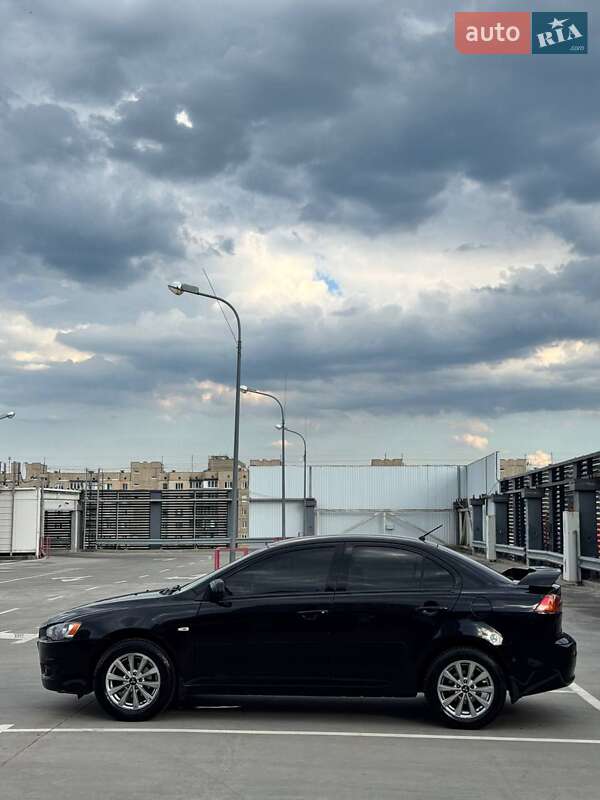 Седан Mitsubishi Lancer 2008 в Киеве