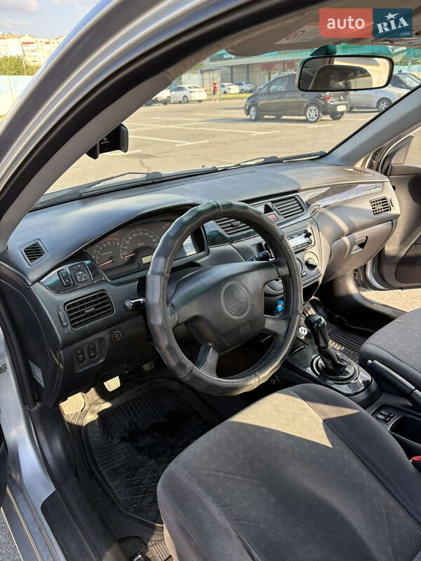 Седан Mitsubishi Lancer 2004 в Борисполе